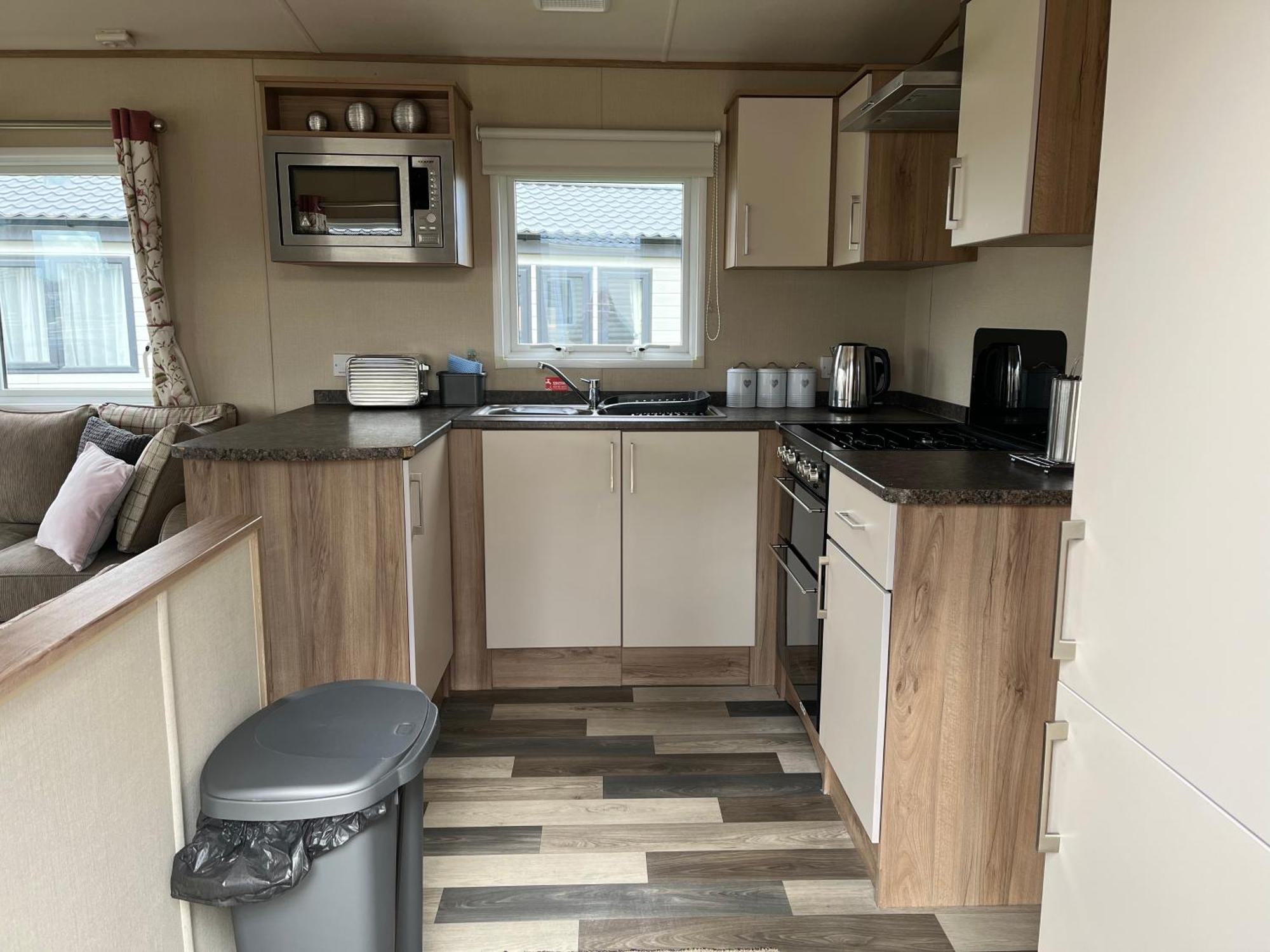 Tattershall Lakes Kingfisher Caravan 8 Berth With Hot Tub & Wifi Exterior photo
