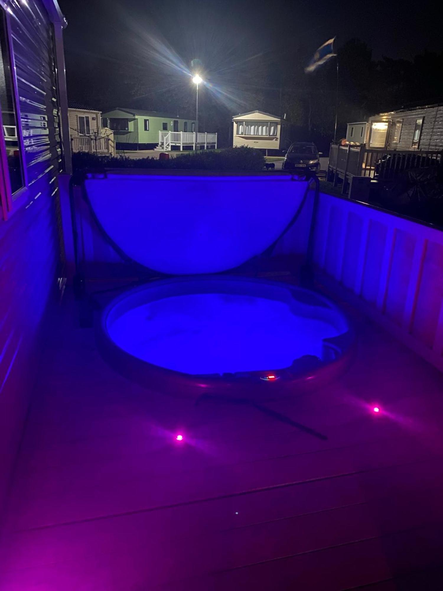 Tattershall Lakes Kingfisher Caravan 8 Berth With Hot Tub & Wifi Exterior photo